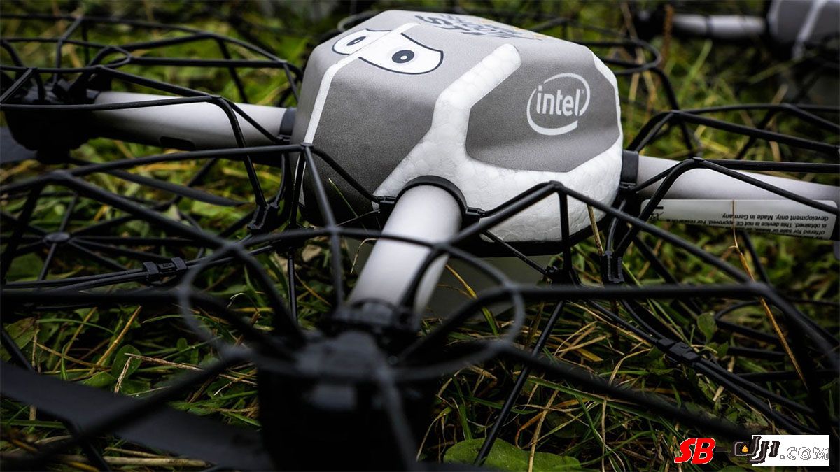 Intel 新成就：500 架无人机一起表演灯光秀