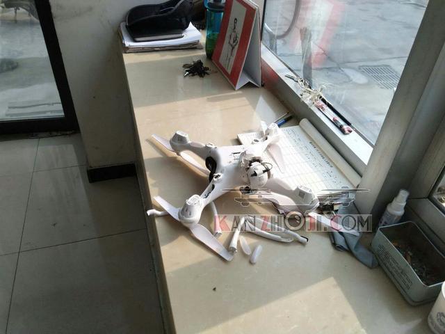 郑州高考考点上空飞来无人机，坠落校园，惊动民警！