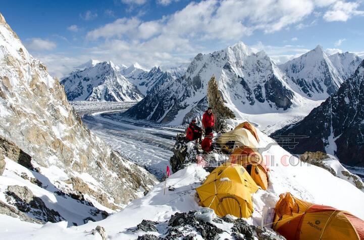 DJI Mavic Pro无人机立功：65岁男子攀8000米雪山失足后获救