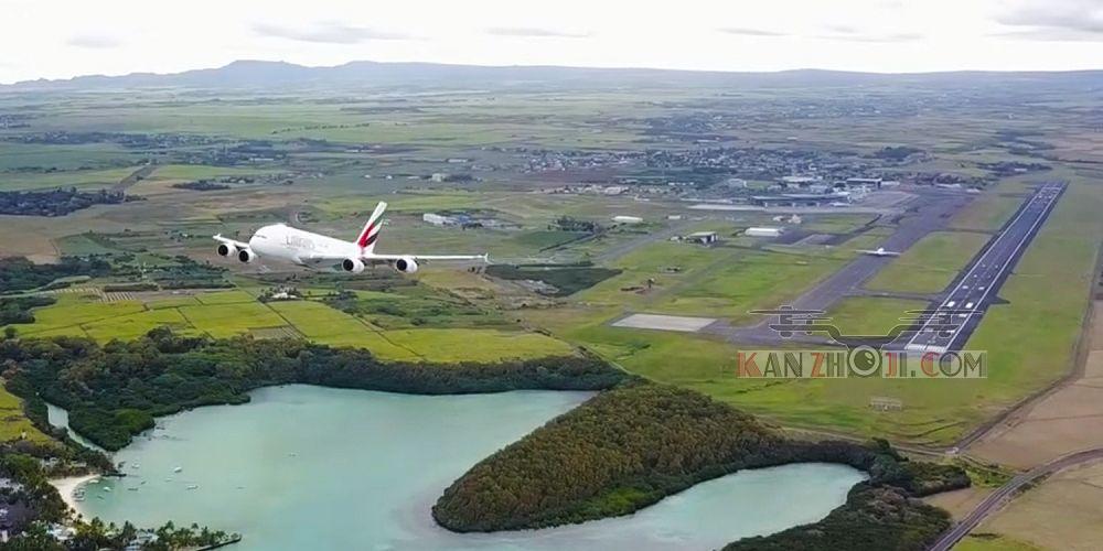 毛里求斯首都机场 无人机超近距离拍摄阿联酋航空A380起飞