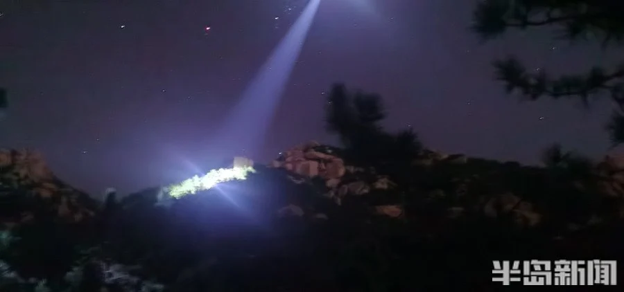 无人机照明！48岁男子来青游玩，爬山迷路被困两天，救援队员连夜寻人