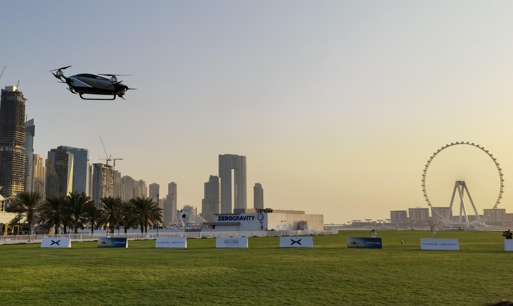小鹏汇天飞行汽车X2在迪拜完成首个全球公共飞行