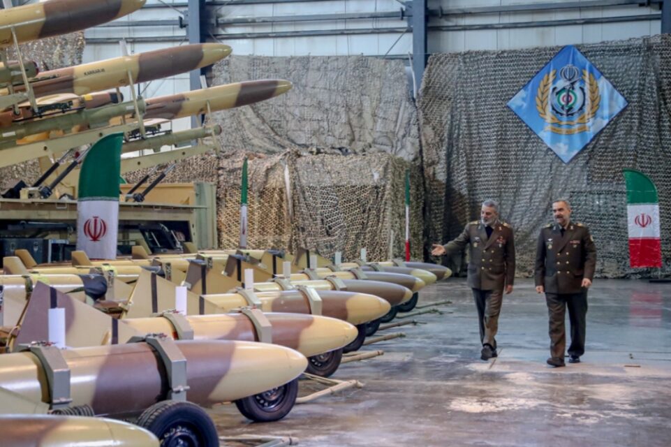 伊朗军队接收庞大的新型无人机机队