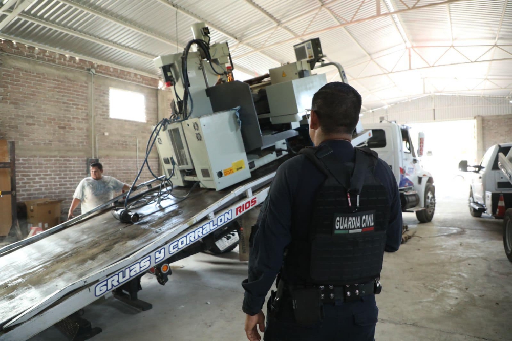 墨西哥军方查抄制造无人机炸弹的工厂