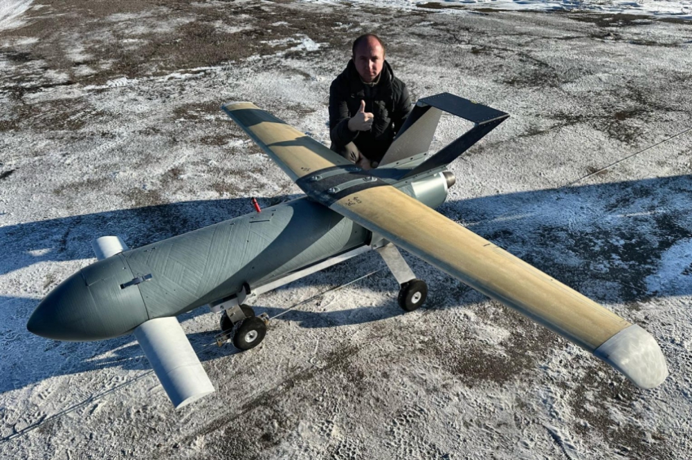 乌克兰新型自杀式喷气无人机首飞