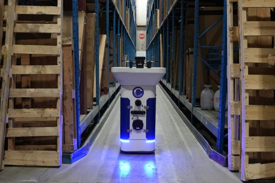 Cypher Robotics的空地一体仓库机器人