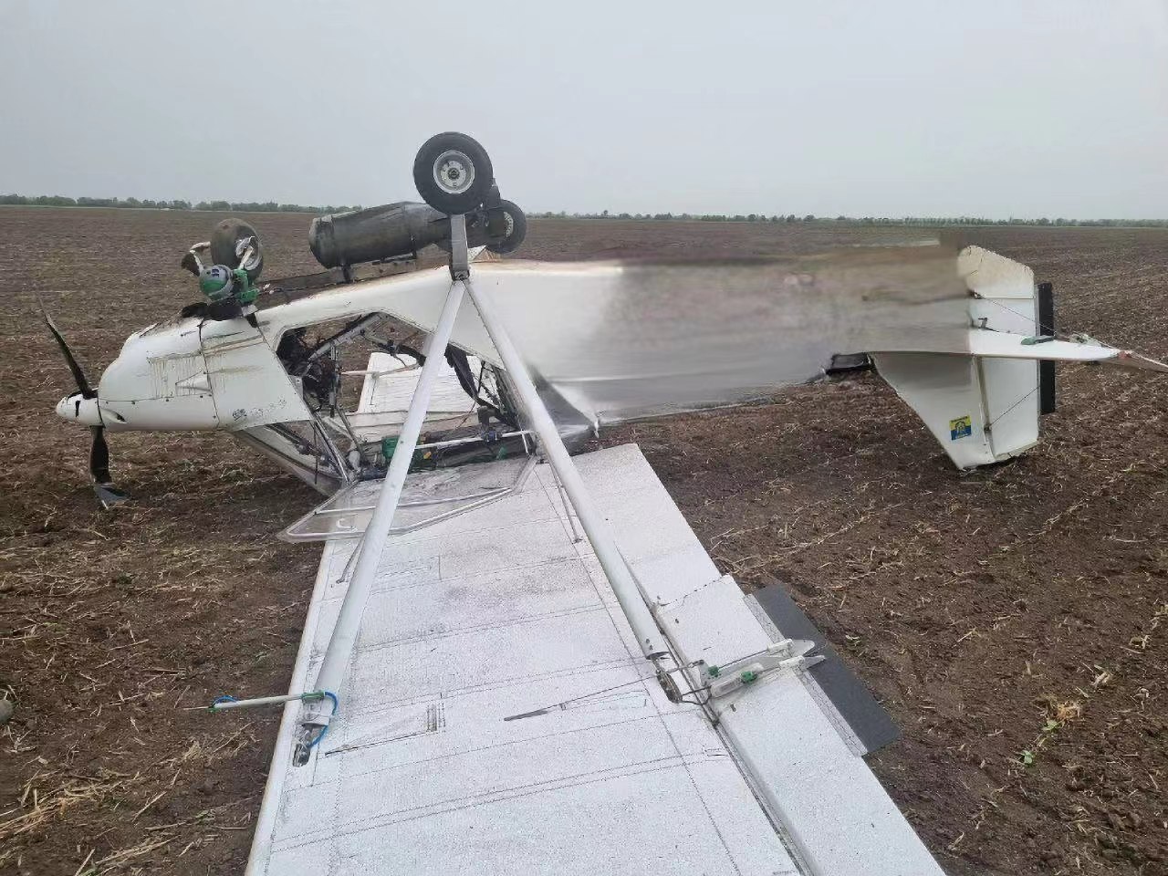 乌克兰E-300远程无人机携带航弹在俄罗斯坠毁